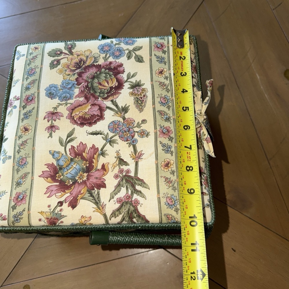 Vintage Craft Sewing Basket Box Tapestry Multicolor Floral Woven Wicker - Picture 11 of 11